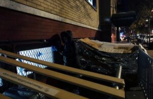 Survei Kota New York: Migran yang Tidak Memiliki Tempat Tinggal Meningkatkan Populasi Tunawisma sebesar 25%
