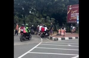 Oknum Kenakan Tarif Saat Motor Lintasi Trotoar, Dishub Trotoar Hanya Untuk Pejalan Kaki