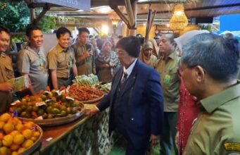 Buka Pasar RHL, Menteri LHK Siti Jelaskan Pentingnya Bercocok Tanam