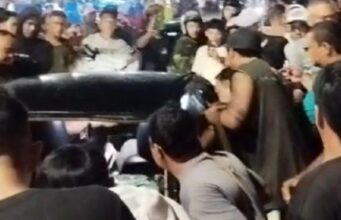 Diduga Mabuk dan Bawa Kapak, Wisatawan Dikeroyok Massa di Pangandaran