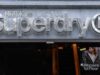 Saham Superdry Anjlok karena CEO Abaikan Pengambilalihan
