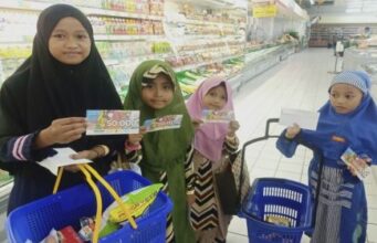 Berbagi Berkah Ramadan, PGM Ajak Anak Yatim Wisata ke Mal