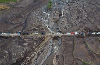 Hari Ketujuh Setelah Banjir Bandang, 13 Orang di Tanah Datar Masih Hilang