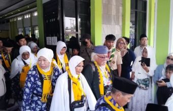 Majalengka Berangkatkan 432 Jemaah Haji, 15 Jemaah Prioritas Lansia