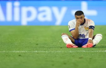 Didier Deschamps Akui Patah Hidung Kylian Mbappe Parah