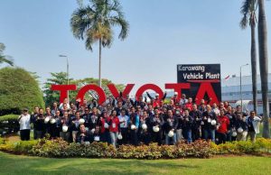 AXIC dan TCF Saksikan Proses Produksi Mobil Hybrid di Pabrik Toyota
