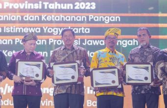 Gencarkan Gerakan Pangan Murah, Pemprov Jateng Terima Dua Penghargaan Bapanas Award