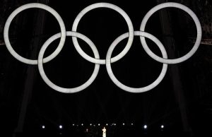 Celine Dion Memukau di Menara Eiffel pada Pembukaan Olimpiade Paris 2024