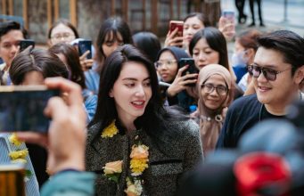 Davika Hoorne dan Bintang Film Pee Mak Tiba di Indonesia, Dukung Film Kang Mak