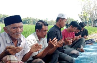 Bacaan Tahlilan dalam Bahasa Arab, Latin, dan Terjemahannya