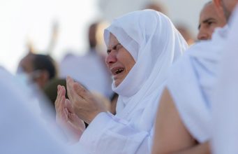 Bacaan Doa Qunut Subuh Lengkap Beserta Arti dan 12 Maknanya