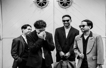 .Feast akan Rilis Album Membangun Menghancurkan pada 30 Agustus