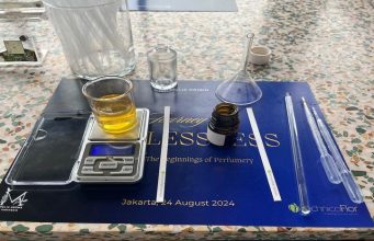 Tanaman Beraroma Khas, Bagaimana Mengubahnya Menjadi Parfum yang Memikat