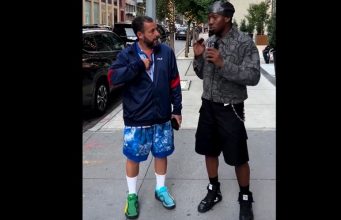 Adam Sandler Tampil Santai dengan Sentuhan Ayah yang Autentik