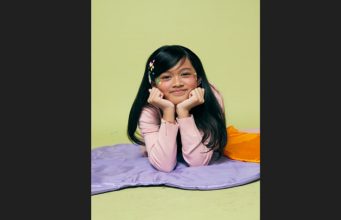 Atiya Luncurkan Single Manusia Istimewa