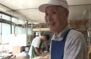 Populasi Jepang Anjlok, Lansia Bekerja Cetak Rekor