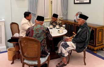 Prabowo Bahas Lebaran dan Geopolitik Saat Bukber