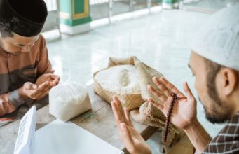 Bolehkah Zakat Fitrah dengan Uang Kenapa Tiga Mazhab Menolak