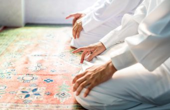 Niat Sholat Taubat Lengkap dengan Tata Cara