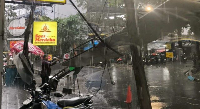 Insiden Pohon Tumbang, Farhan Sampaikan Ucapan Duka dan Instruksikan Kewaspadaan