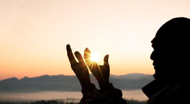 10 Manfaat Amalan Puasa Senin Kamis, Lengkap dengan Bacaan Niat