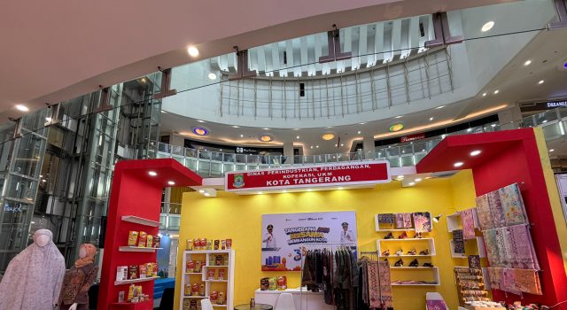 Perpaduan Sandal Kayu dan Batik Jadi Andalan UMKM Tangerang