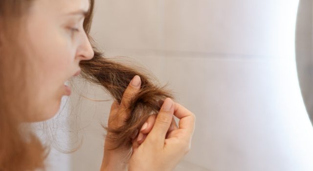 9 Tips Mengatasi Rambut Kering