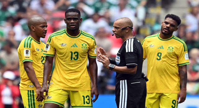 Profil Sphephelo Sithole, Pemain Pertama Penerima Kartu Merah di Piala Dunia 2026